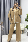 Gehäkeltes Set aus Hose und Strickjacke aus Naturstrick