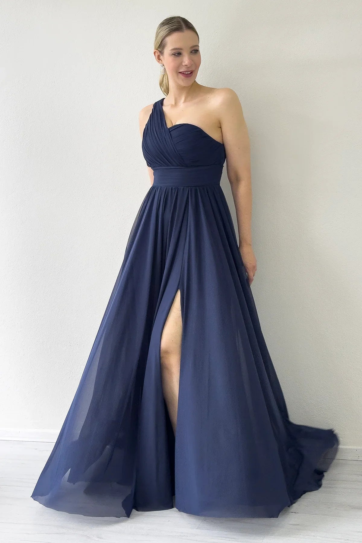 Women's Navy Blue Tek Omuz Piliseli Flared Evening Gown