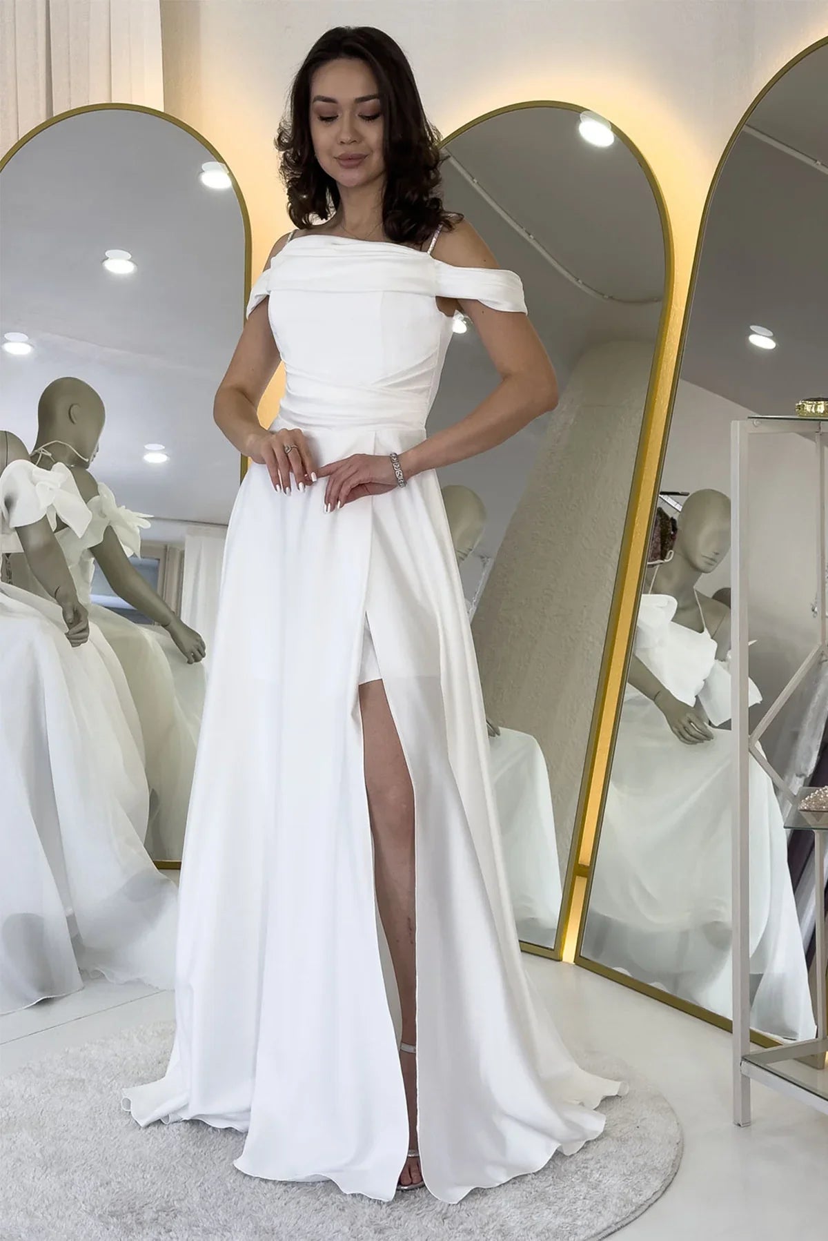 Women's White Taş Strap Off-Shoulder Satin Slit Evening Gown