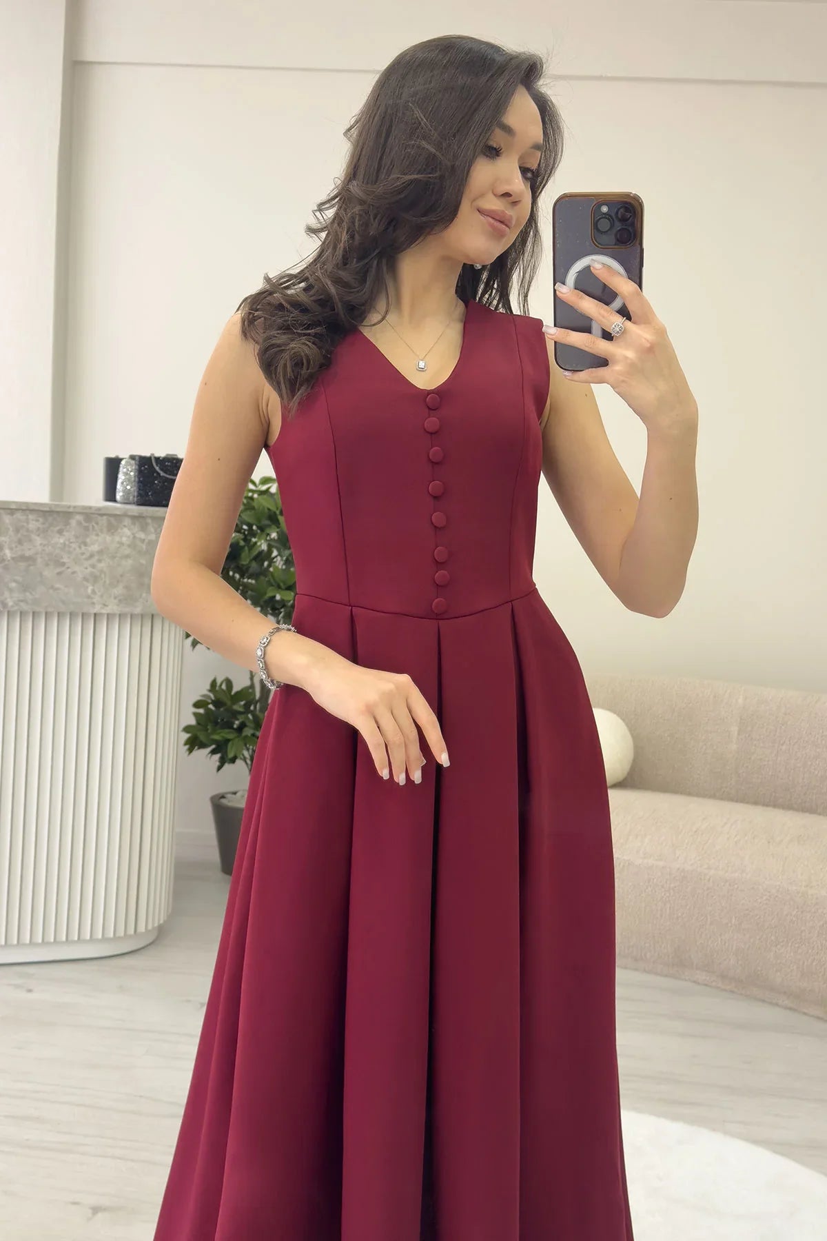 Women's Burgundy V-Neck Düğme Detail Piliseli Midi Dress