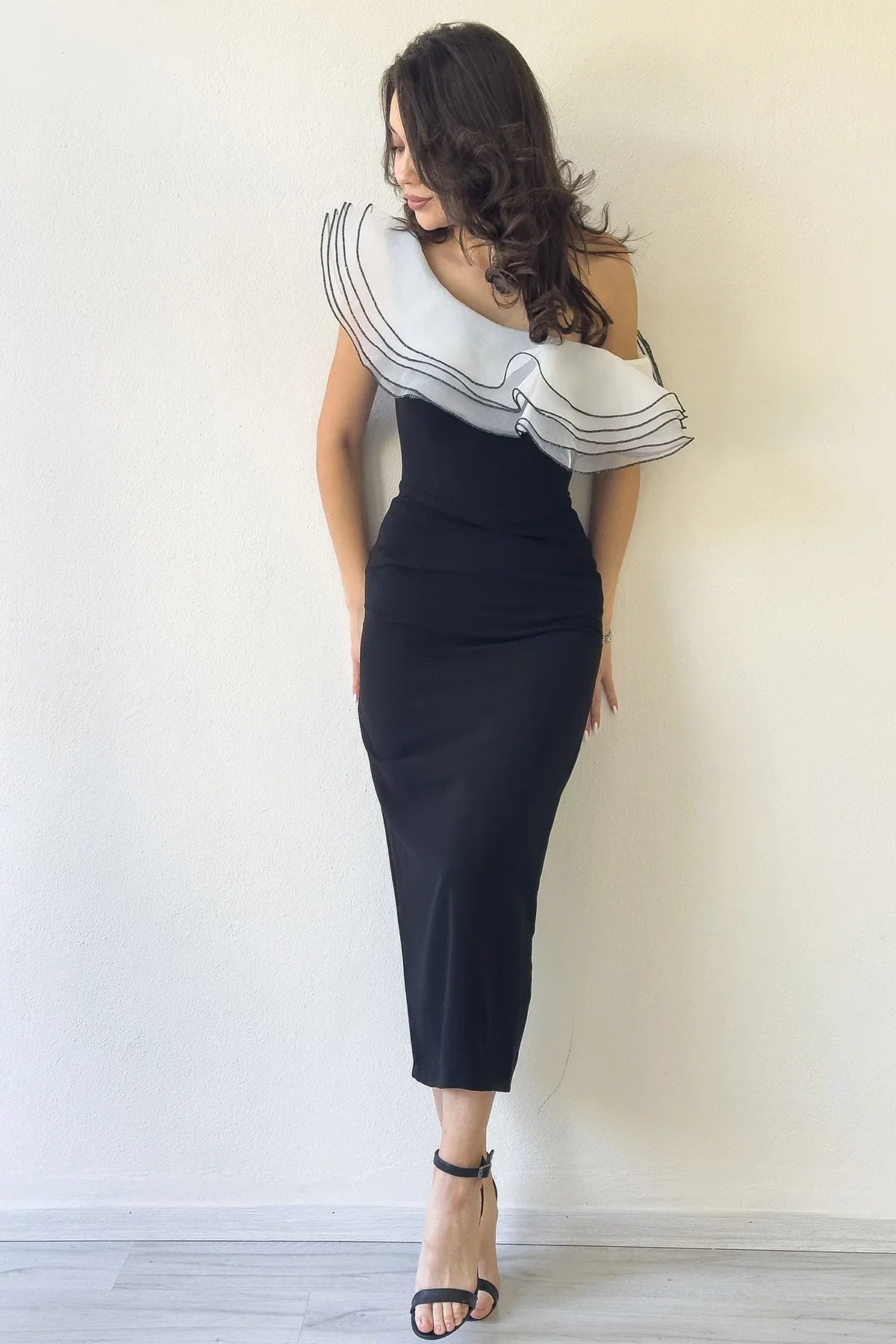 Women's Black Tek Omuz Ruffle Şerit Detail Midi Pencil Dress