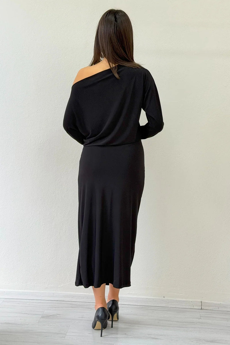 Women's Black Batwing Sleeve Gold Aksesuar Boat Neck Slit Midi Dress