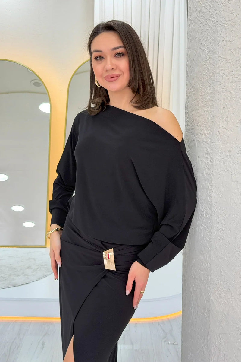 Women's Black Batwing Sleeve Gold Aksesuar Boat Neck Slit Midi Dress