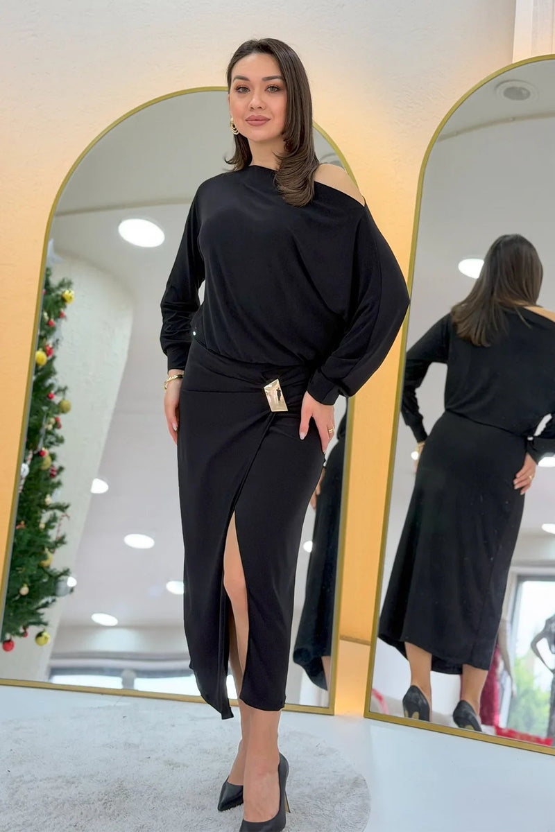 Women's Black Batwing Sleeve Gold Aksesuar Boat Neck Slit Midi Dress