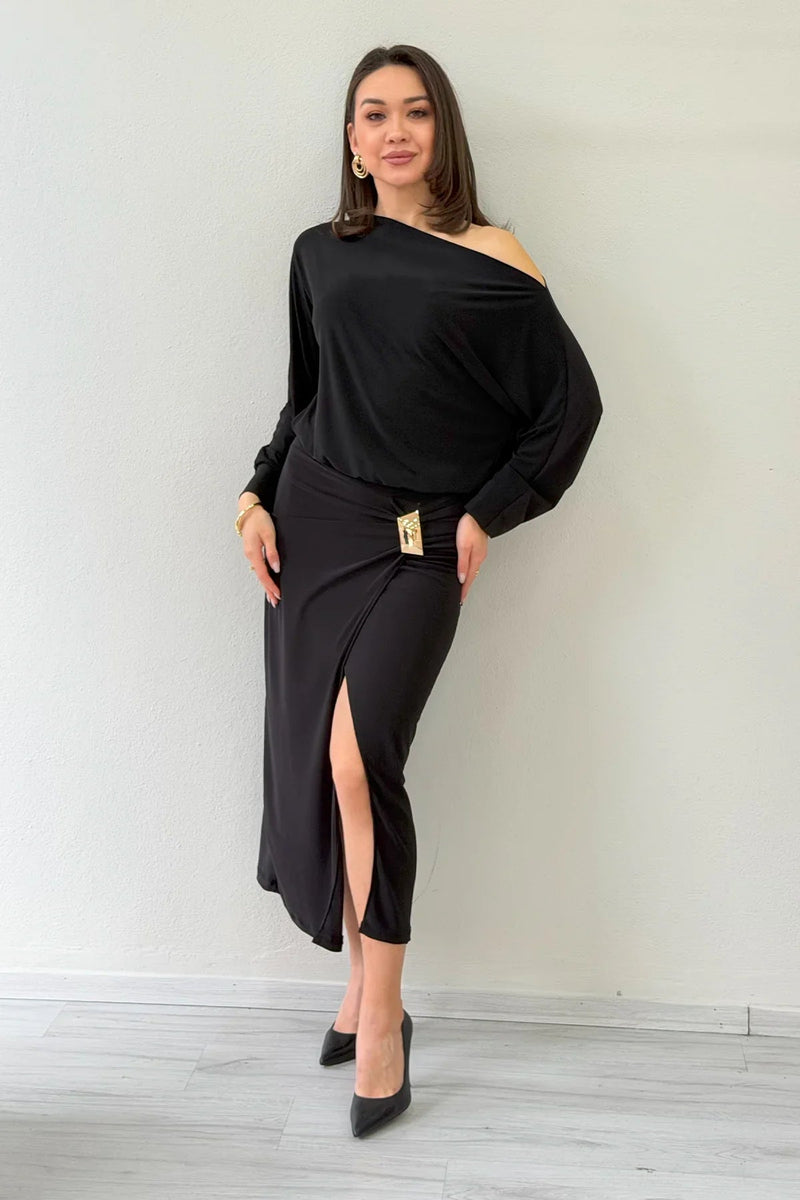 Women's Black Batwing Sleeve Gold Aksesuar Boat Neck Slit Midi Dress