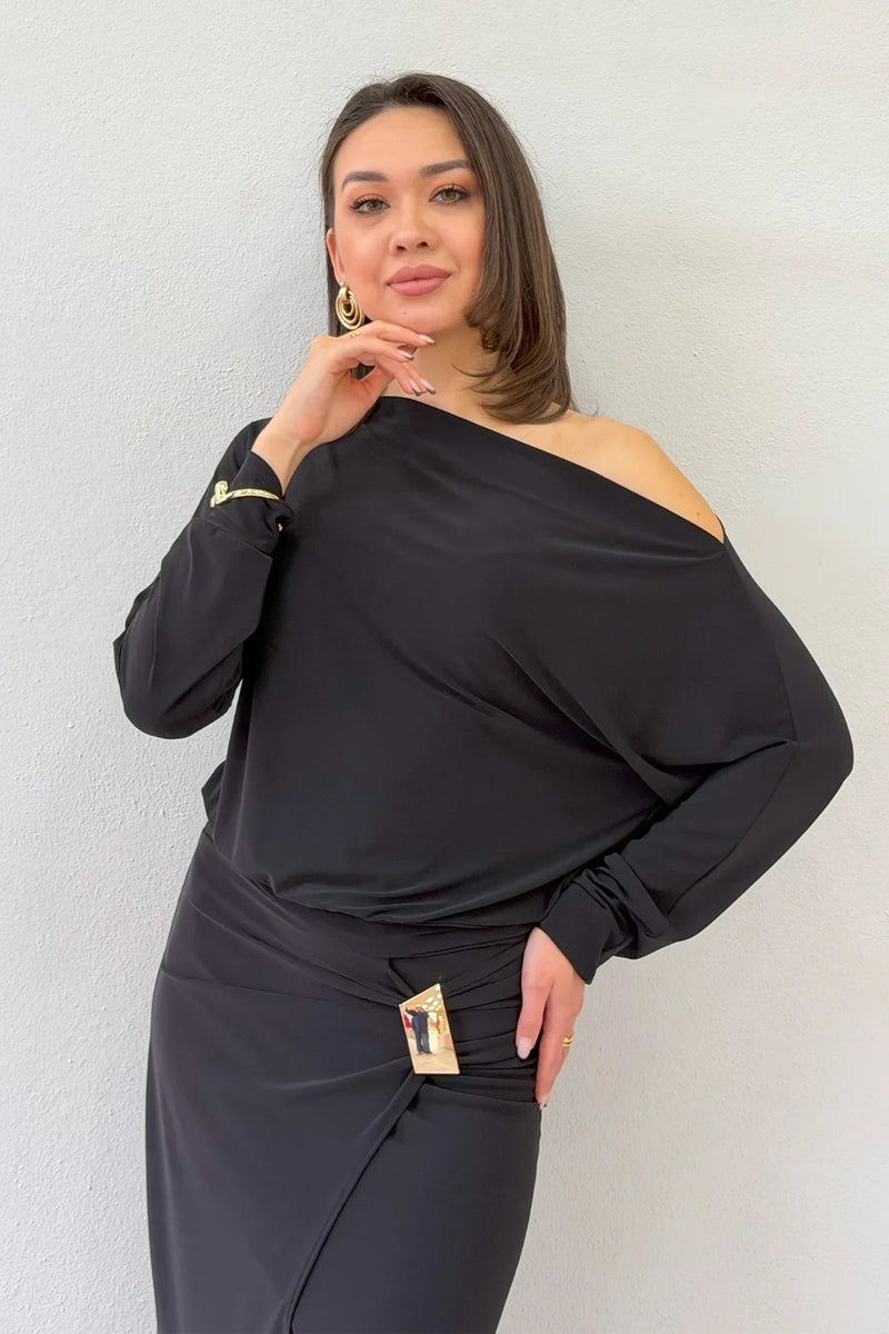 Women's Black Batwing Sleeve Gold Aksesuar Boat Neck Slit Midi Dress