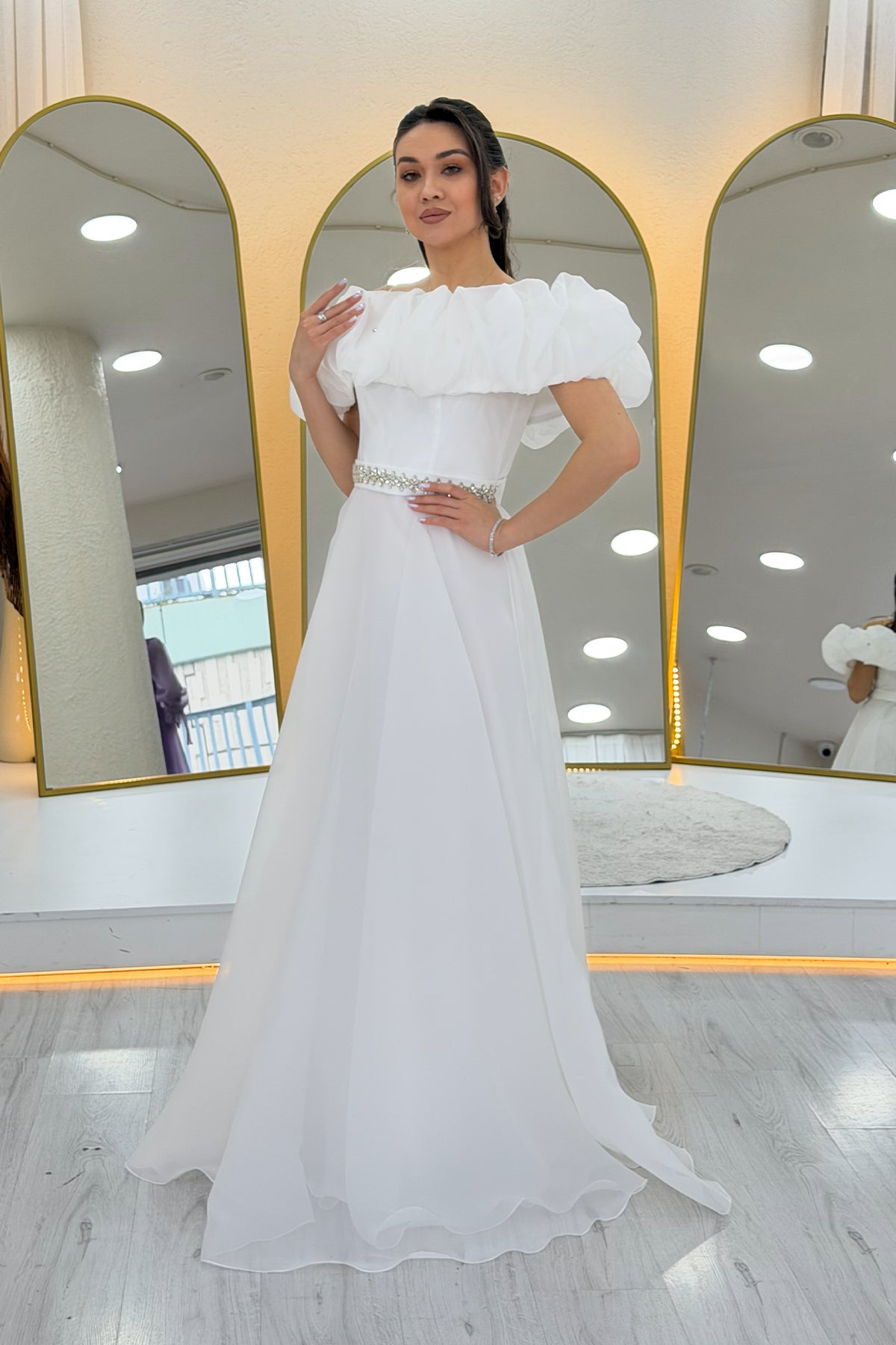 White Ruffled Collar Stone Belt Detail Tulle Wedding Princess Dress