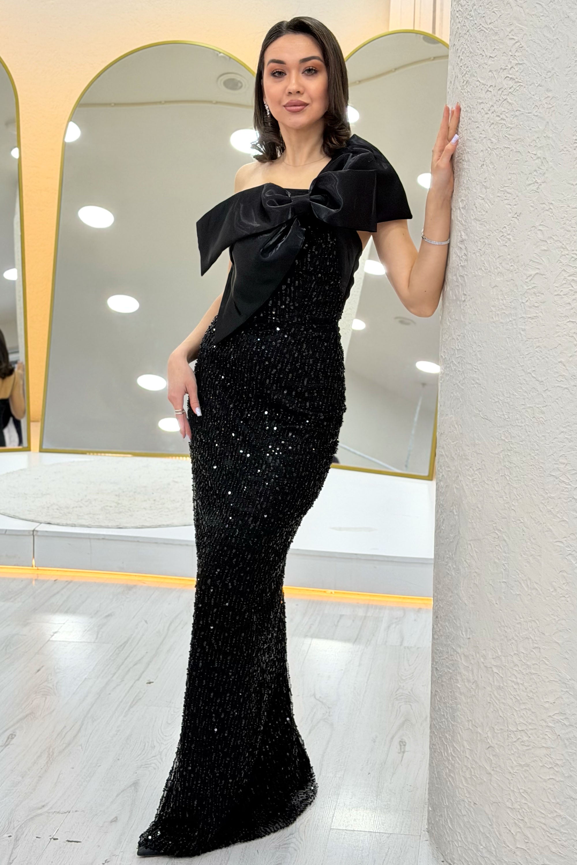 Black Bow Collar Detail One-Shoulder Sequined Evening Dress
