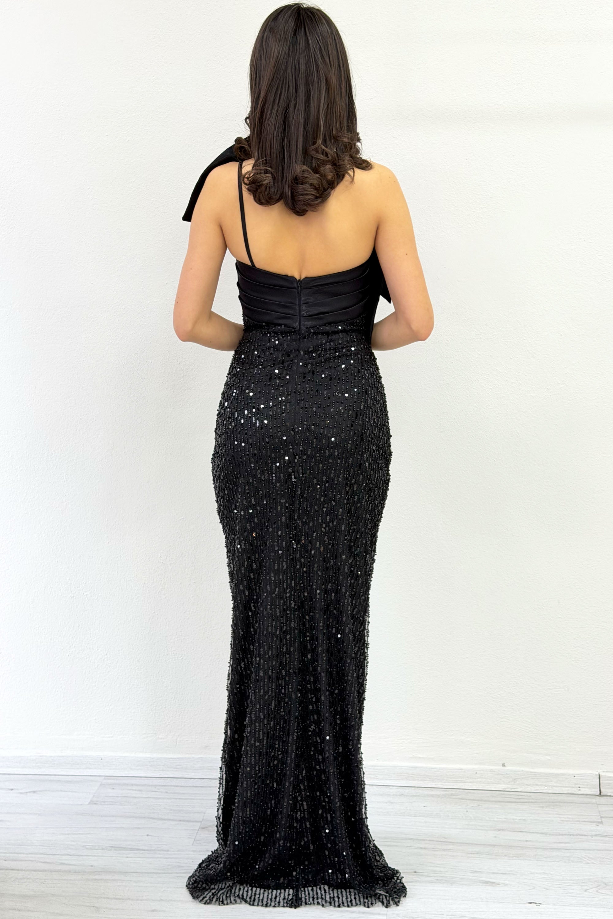 Black Bow Collar Detail One-Shoulder Sequined Evening Dress