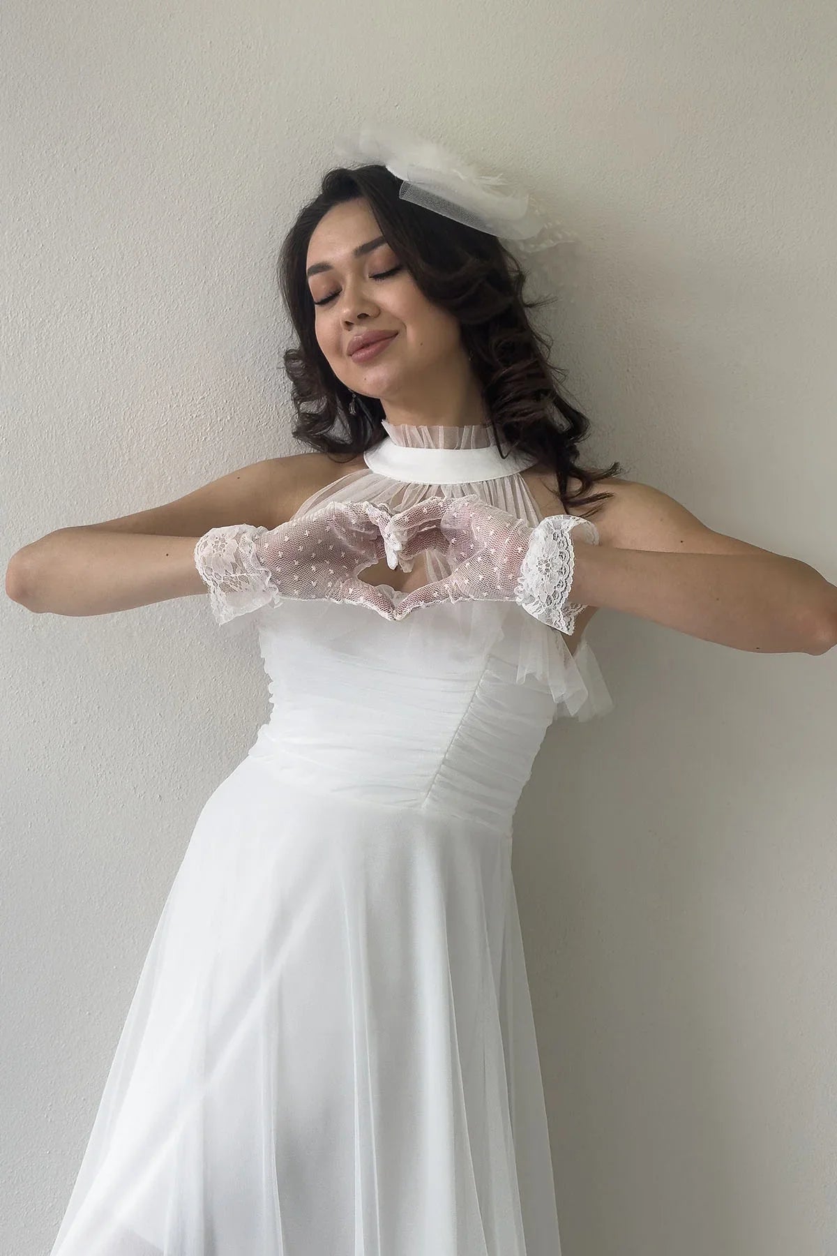 Women's White Draped Sleevesuz Tulle Evening Gown