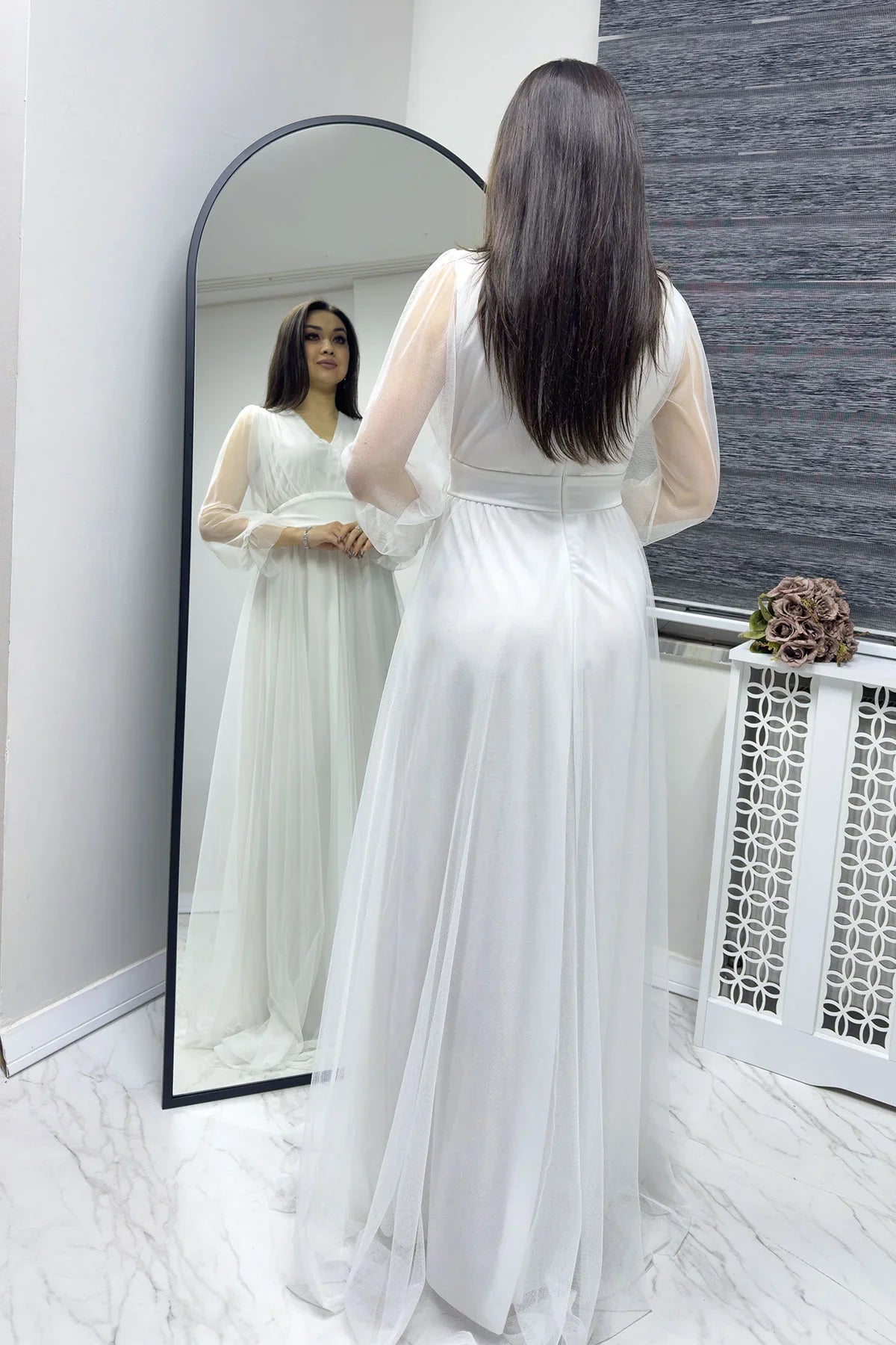 Women's White V-Neck Tulle Evening Gown