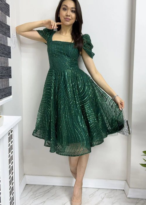 Smaragdgrünes, ausgestelltes Pailletten-Abendkleid