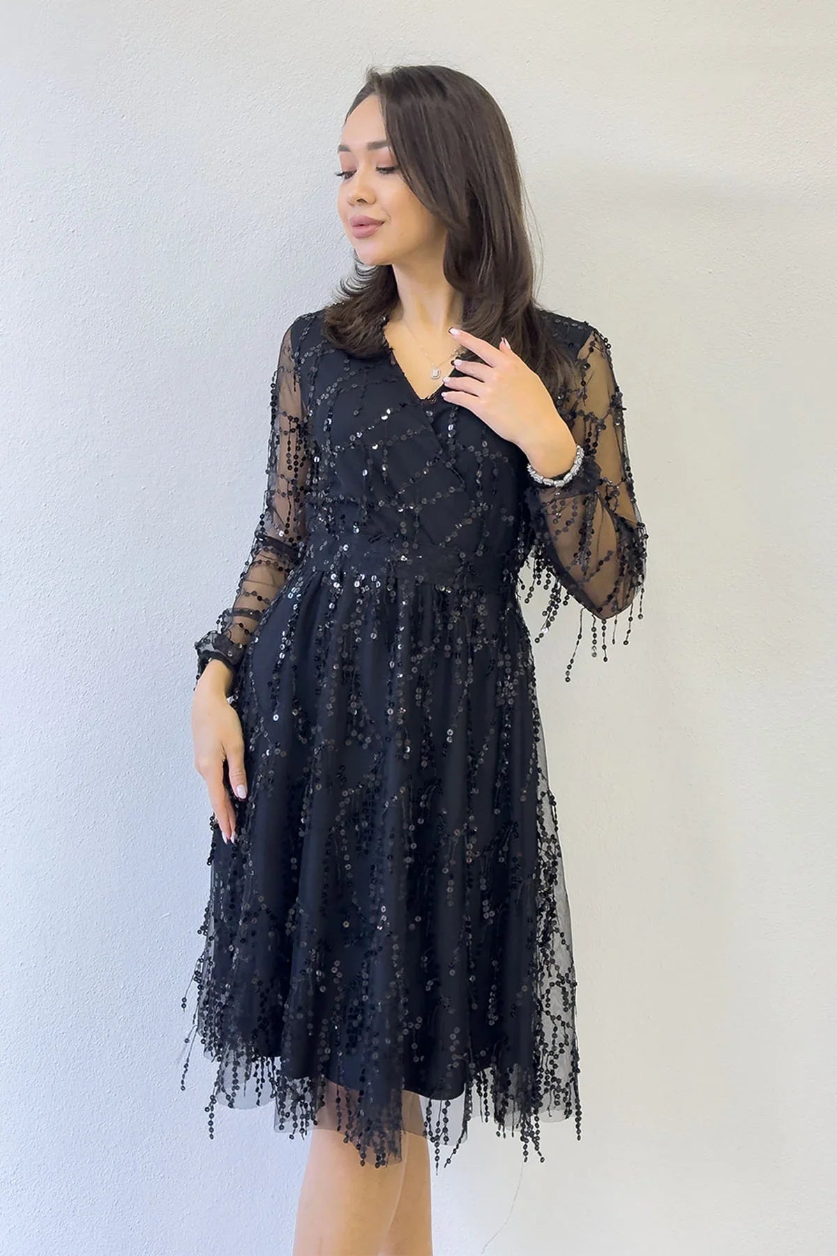 Women's Pulpayet V-Neck Tulle Plus Size Evening Gown-Black