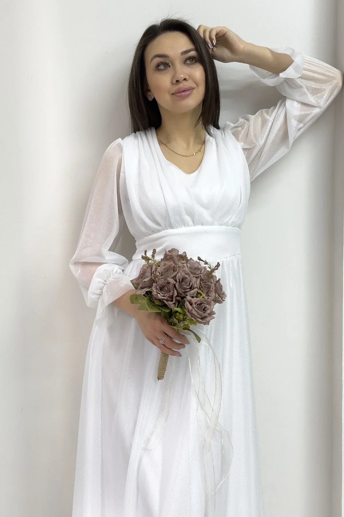 Women's Glitter White V-Neck Tulle Evening Gown